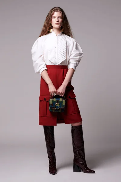 Look 16